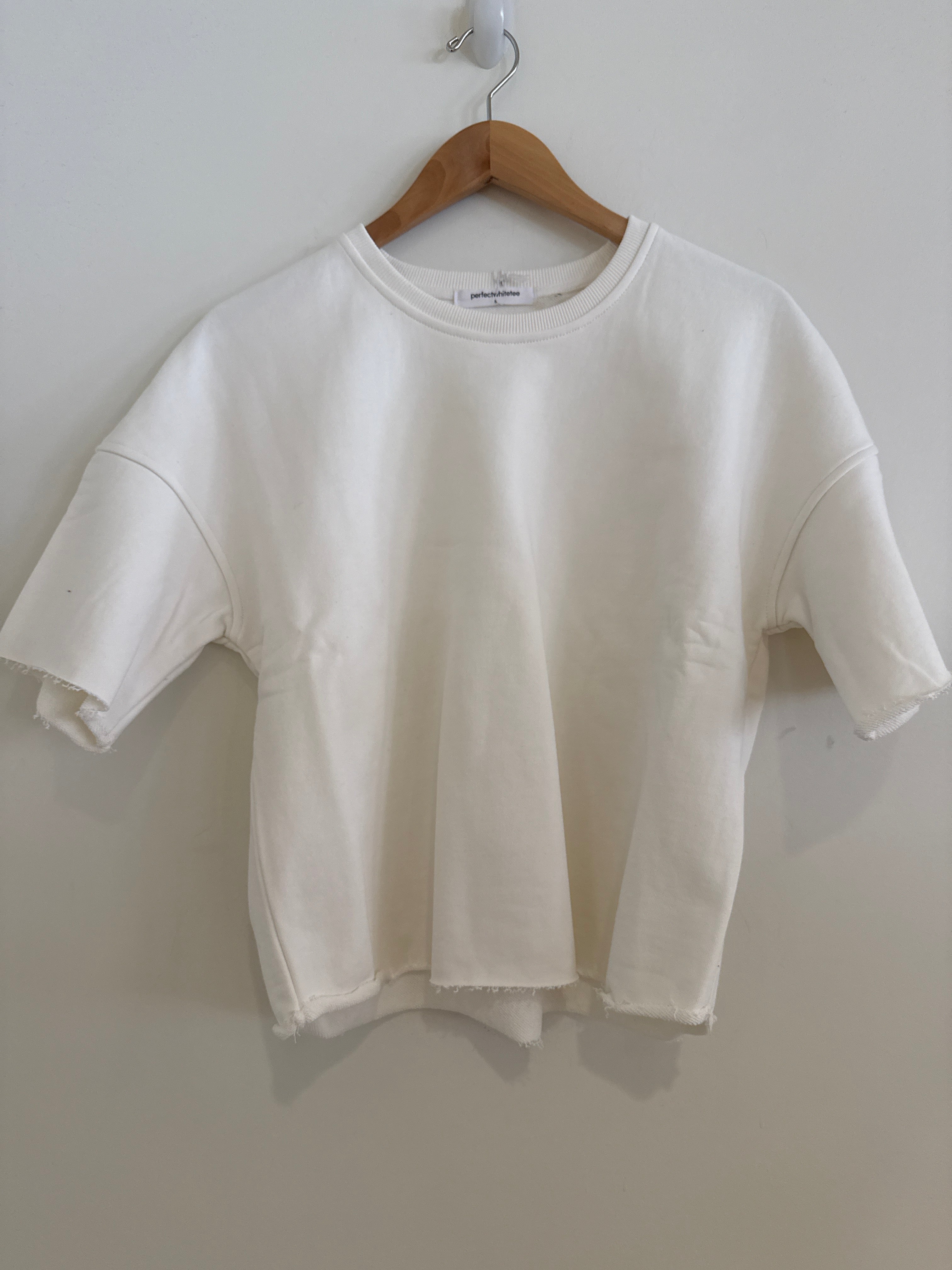 Perfect White Tee Erza Short Sleeve Sweatshirt White