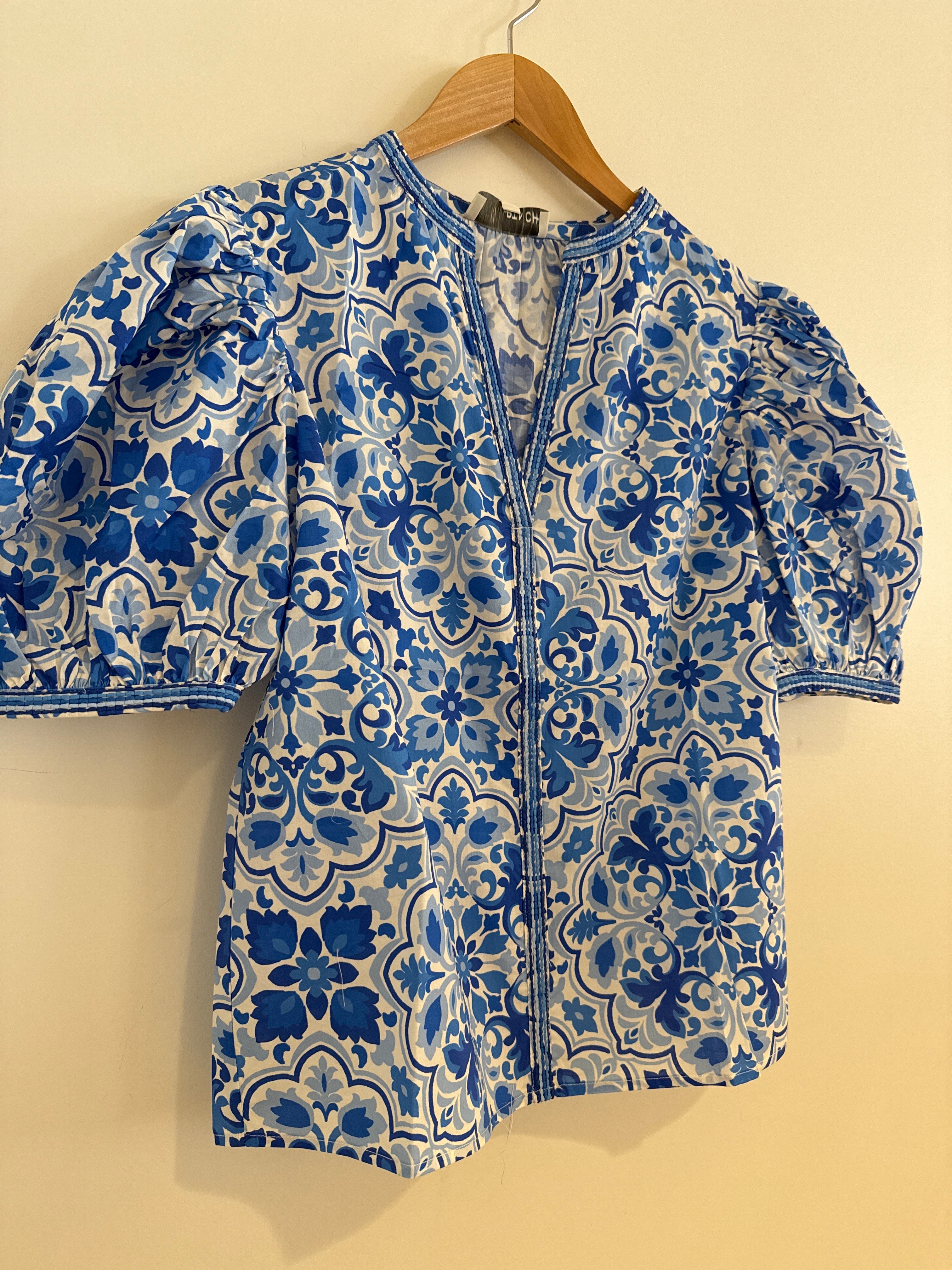 RR V Neck Embroidered Trim Top Blue/White