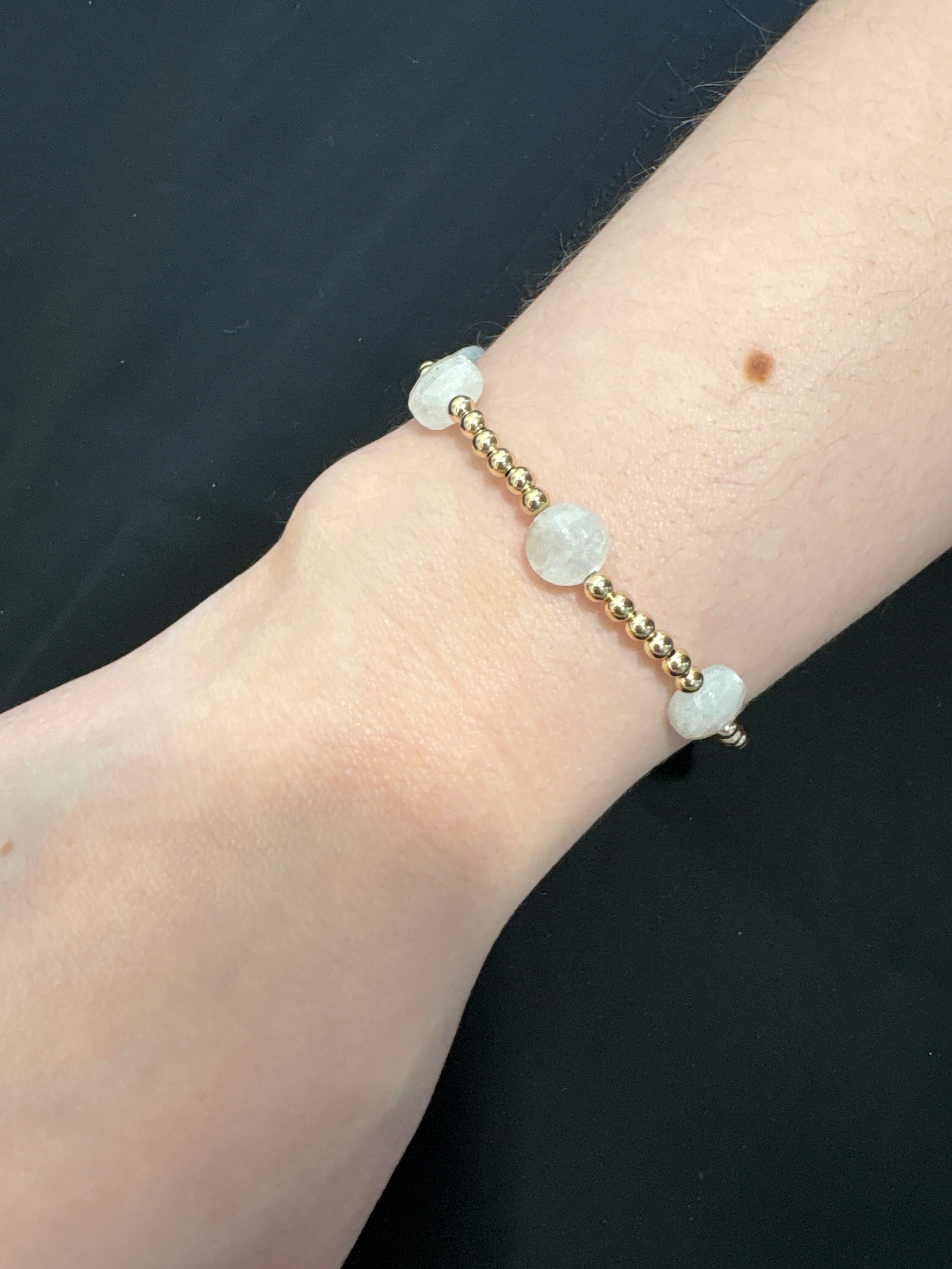E Newton Admire Gold 3mm Moonstone