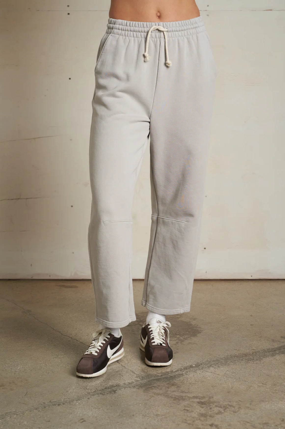 Perfect White Tee Fallon Barrel Sweat Pant Silver