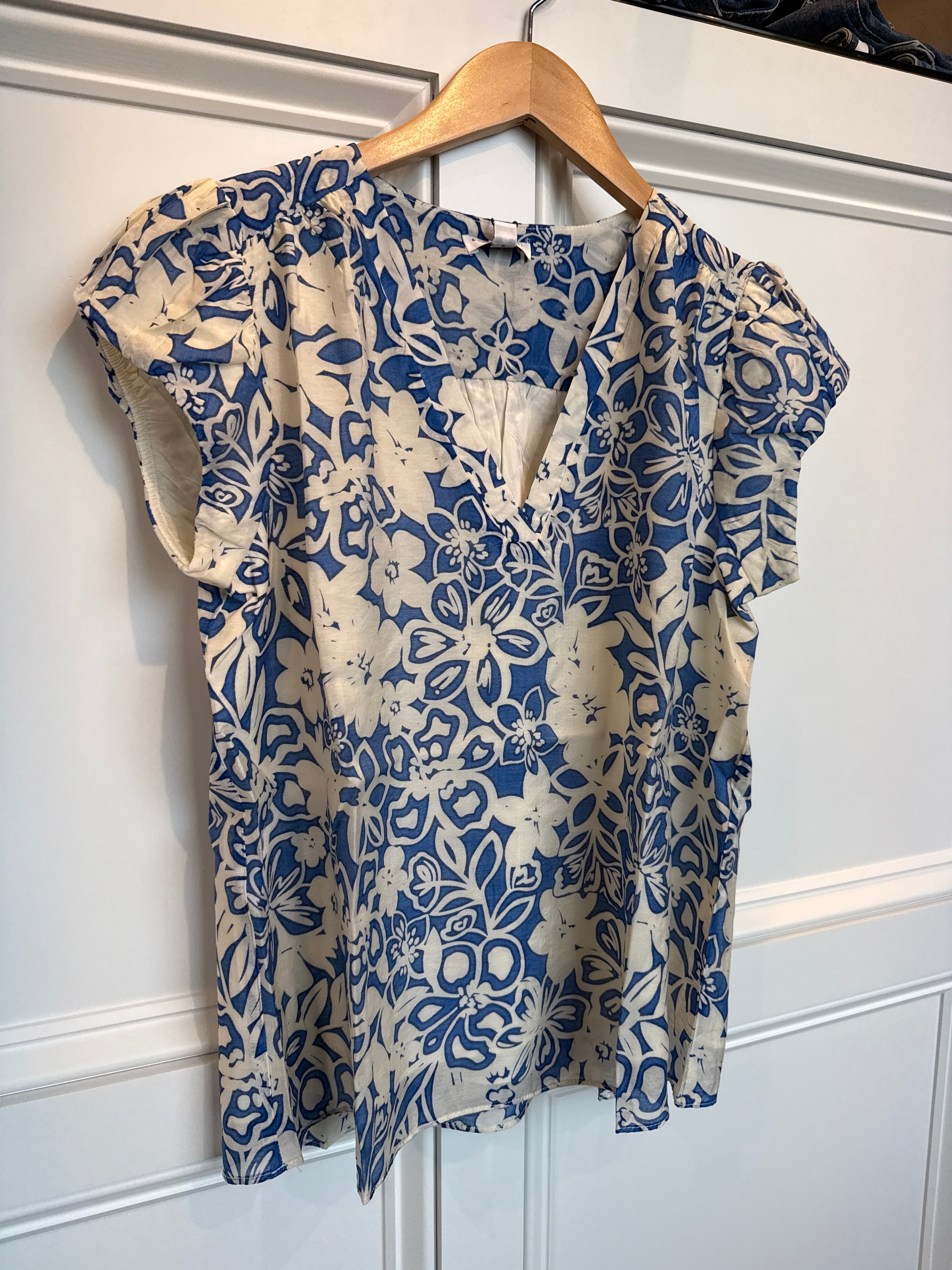 CA V Neck Top With Cap Sleeve