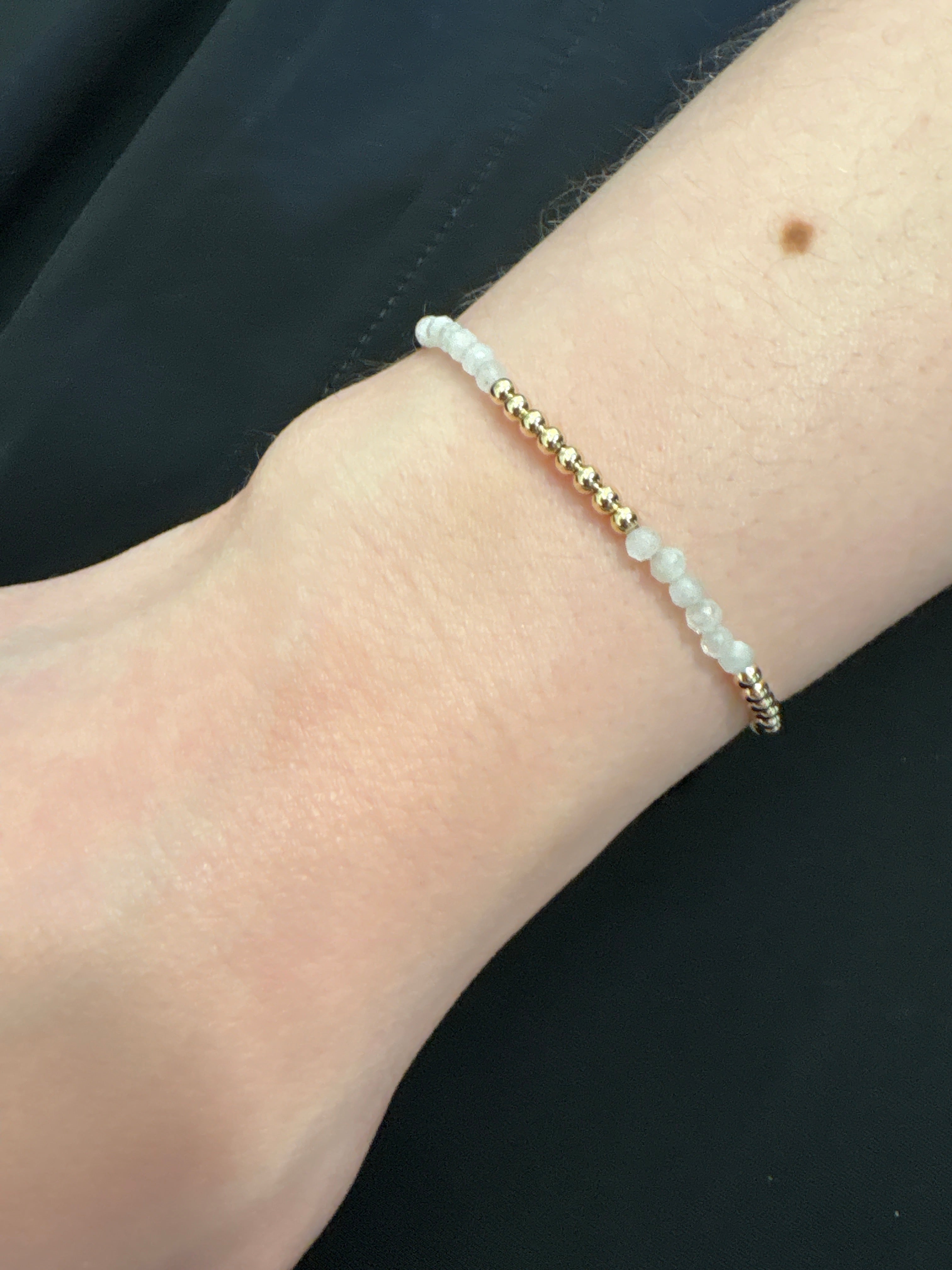 E Newton Blissful 2.5mm Moonstone