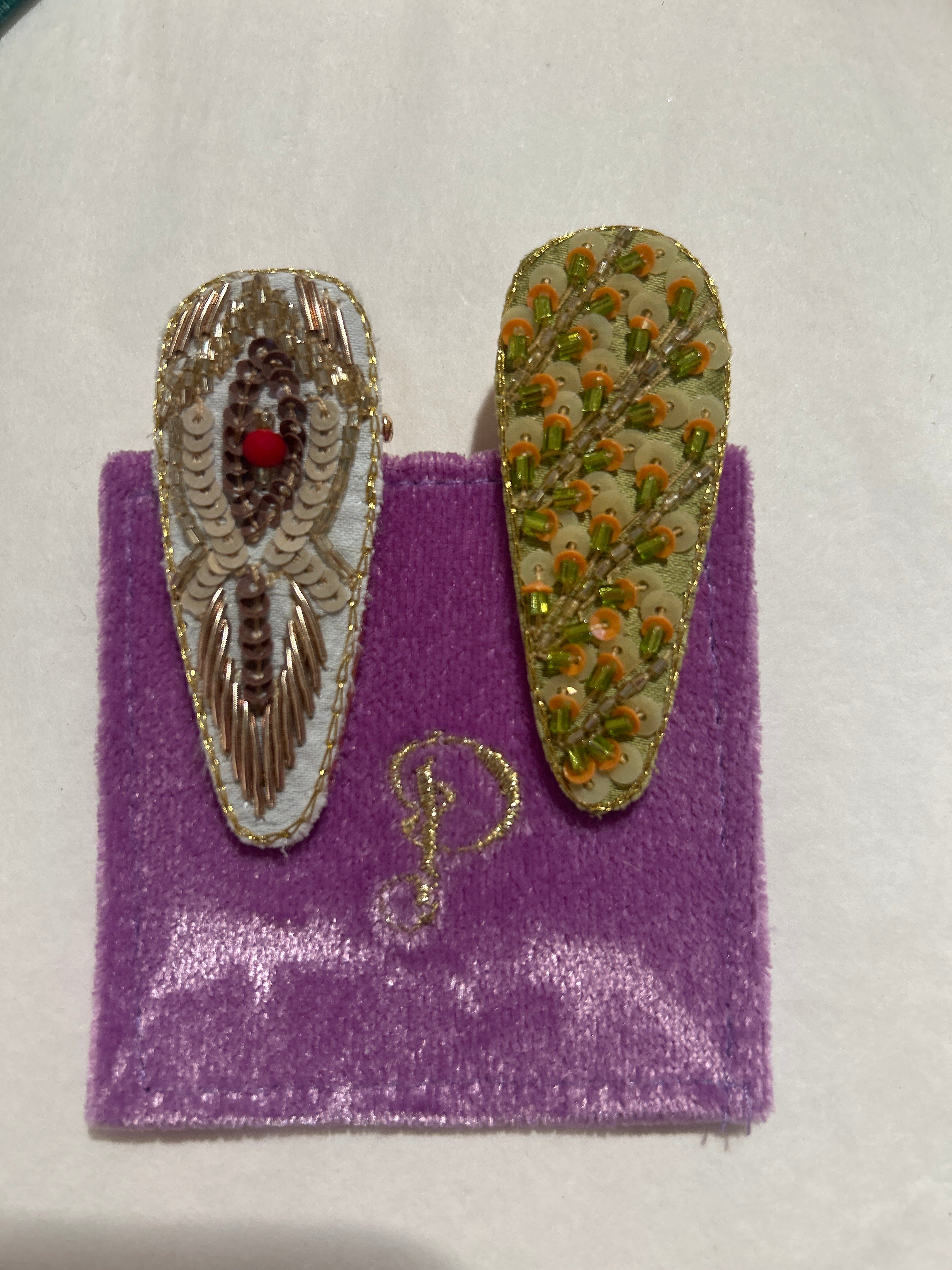 Powder Embellished Hair Clips