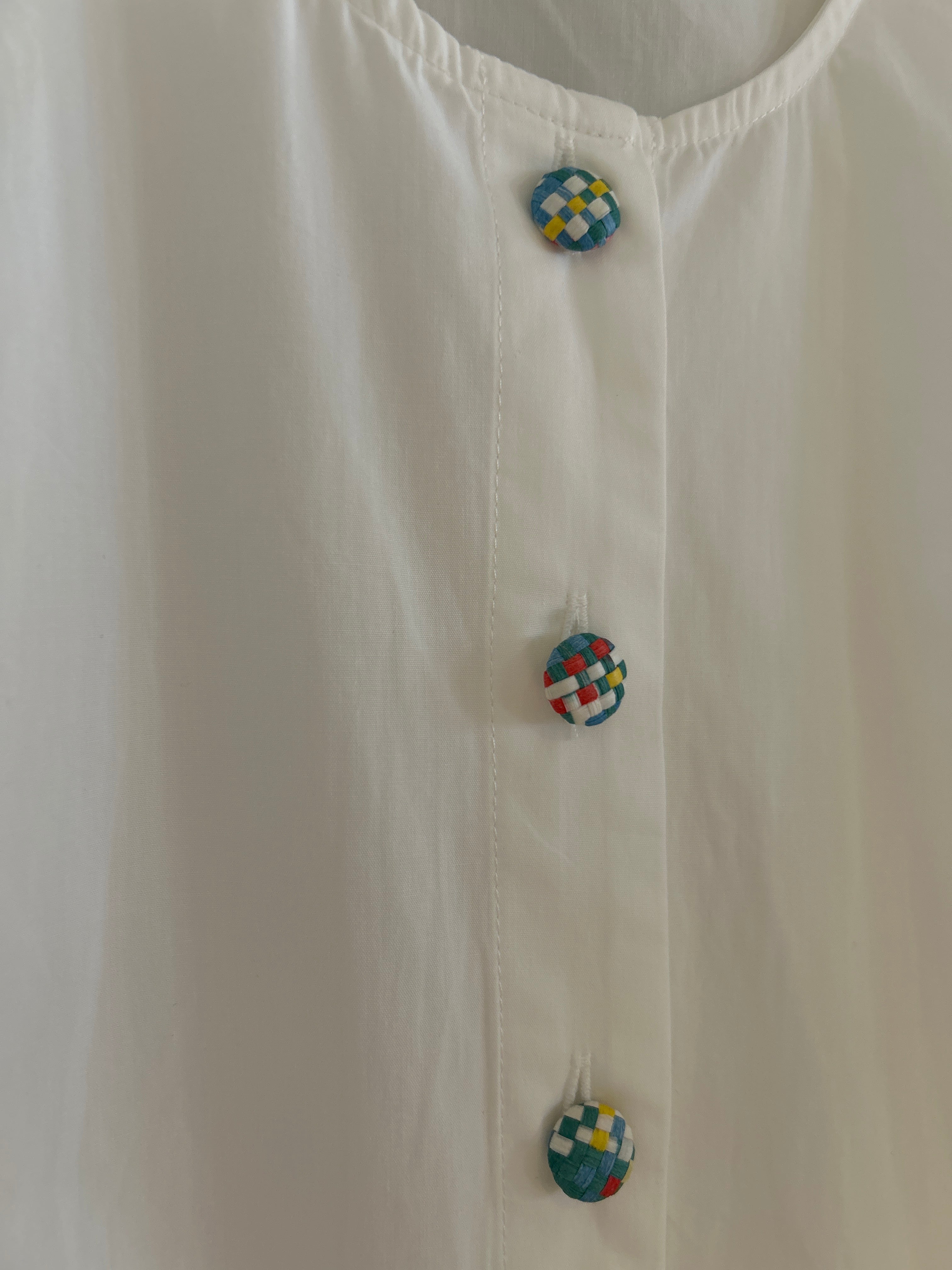 Compañia Fantastica White Top With Woven Buttons