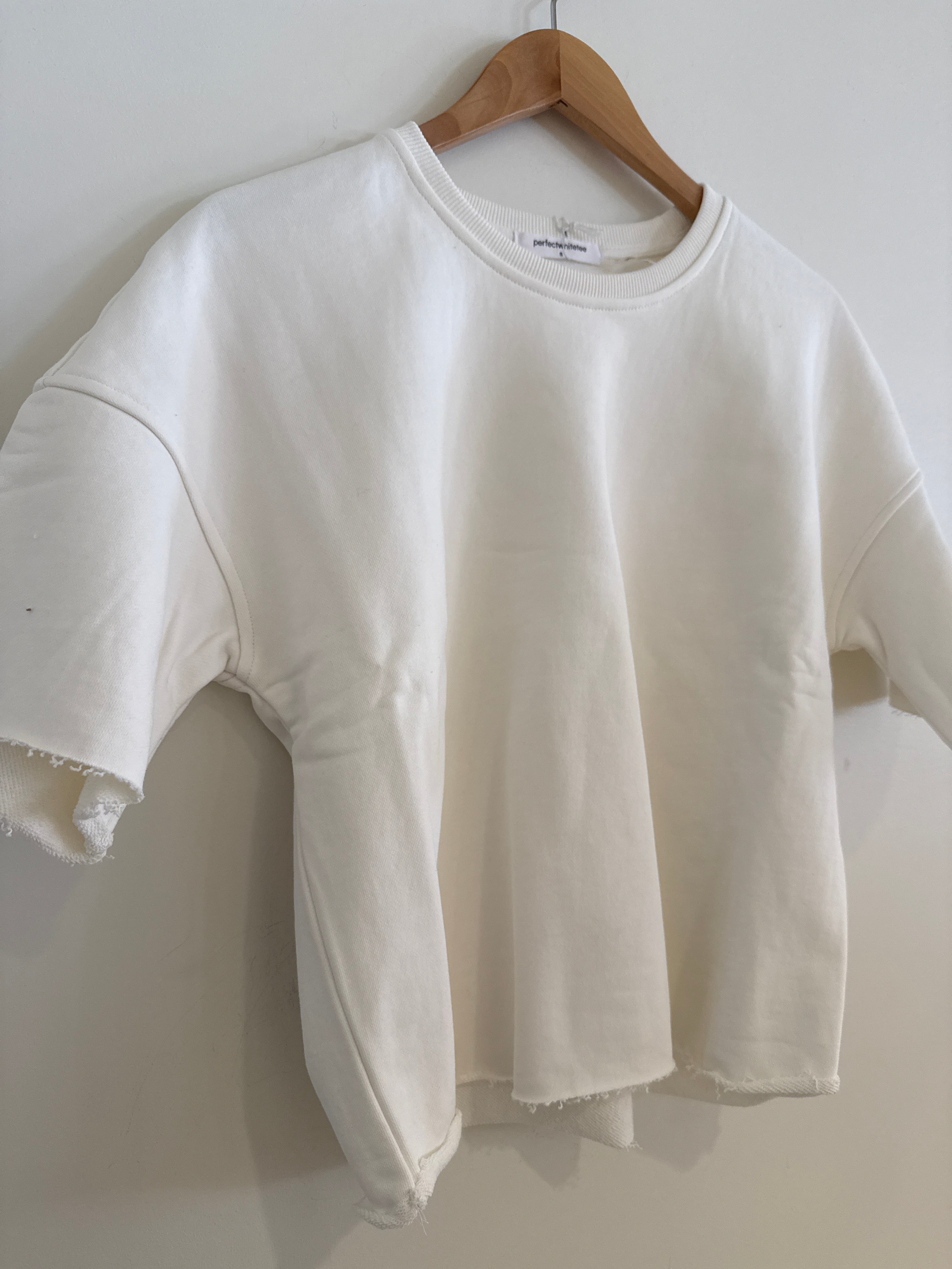 Perfect White Tee Erza Short Sleeve Sweatshirt White