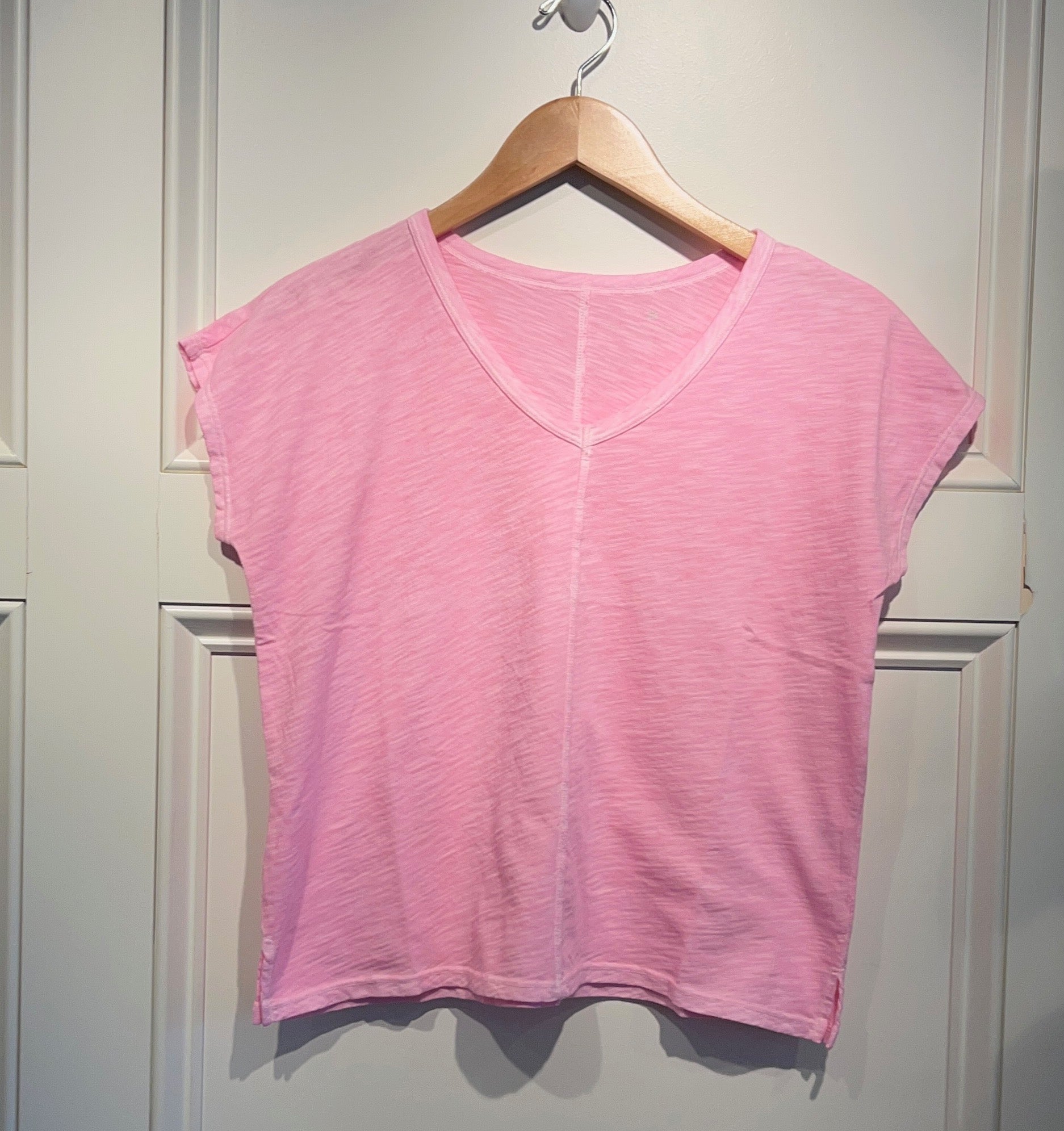 Elliott Lauren V Neck Tee Pink